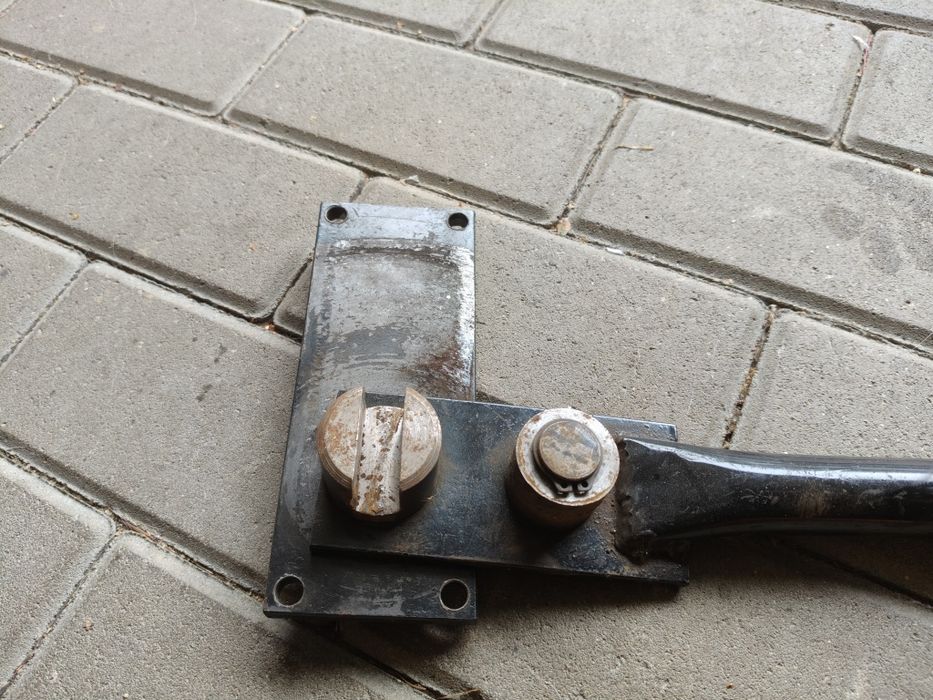 Giętarka do prętów drutu strzemiona