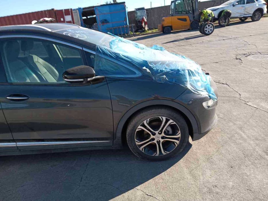Chevrolet Bolt EV Primer Двері Шевроле Болт