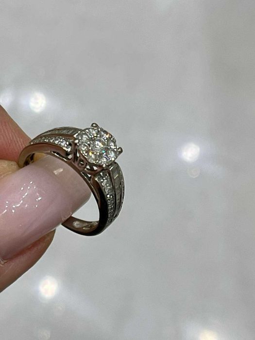 Pierścionek z diamentami 1.00 CT