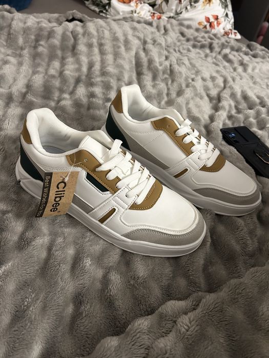 Nowe buty męskoe adodasy