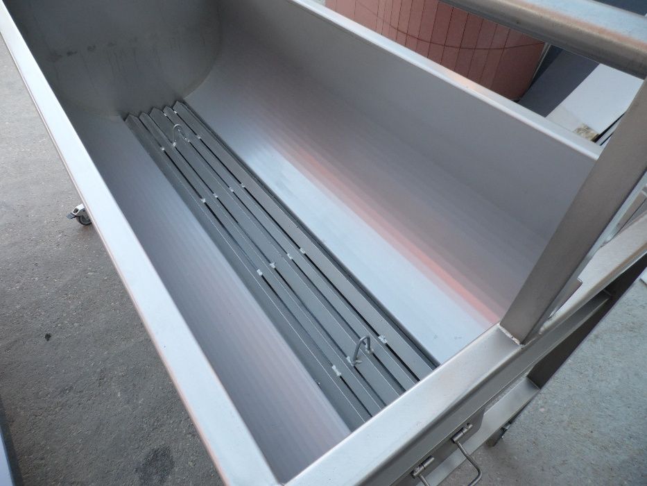 Assador Churrasqueira Inox para Porco no Espeto a carvão