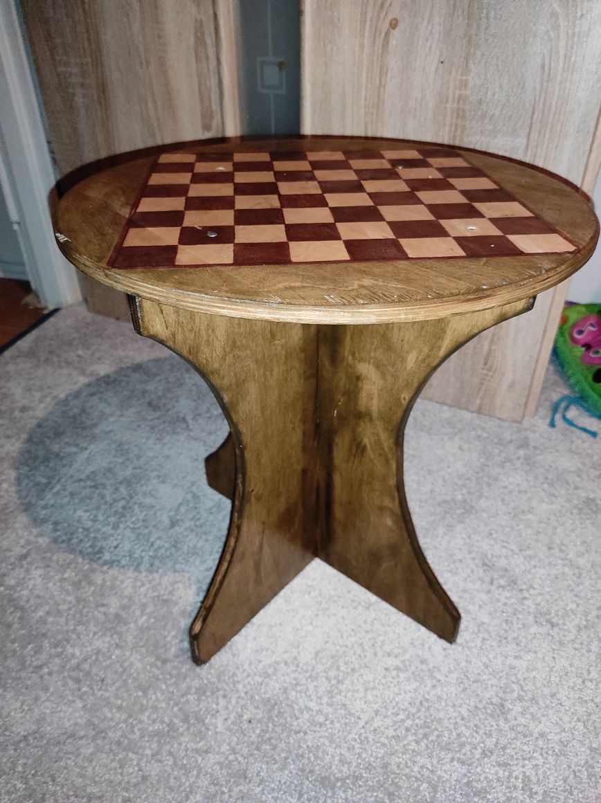 Szachownica stolik kawowy krzesło gra szachy