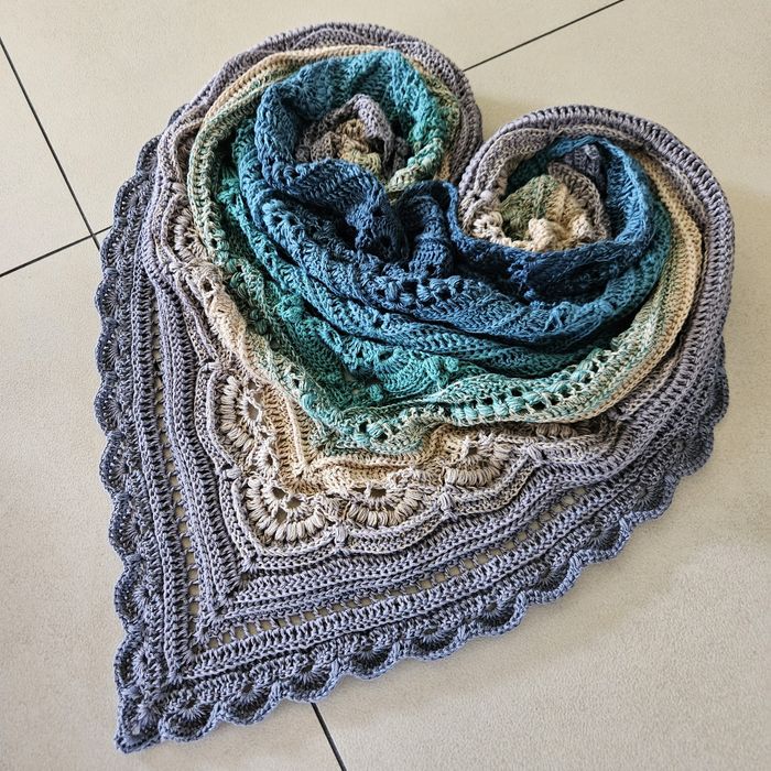 Chusta robiona na szydełku rękodzieło Handmade idealna na prezent
