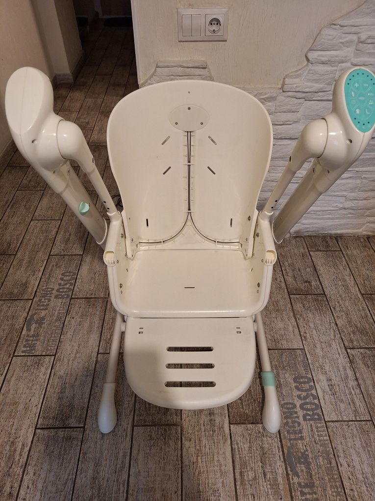 Срочно продам! Стульчик для кормления Mioobaby Jazz