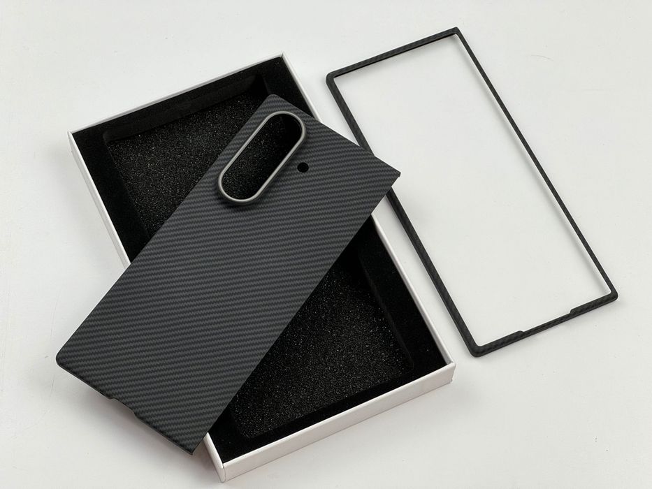 Чехол из настоящего карбона для Samsung Galaxy Fold 7 (600D) + MagSafe