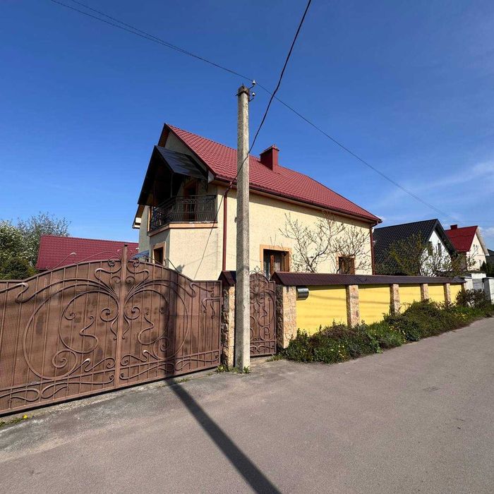 Затишний будинок в Крихівцях