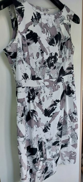 Sukienka F&F. Rozm. 42 (też 38/40), zobacz wymiary. Stan idealny.