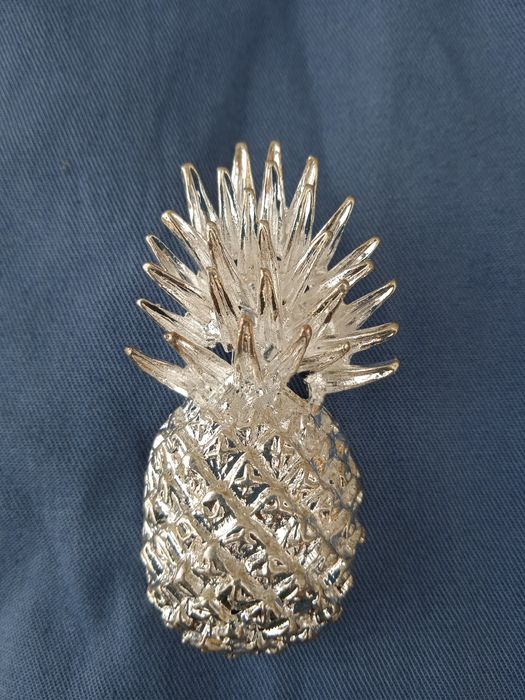 Брошка в вигляді ананаса