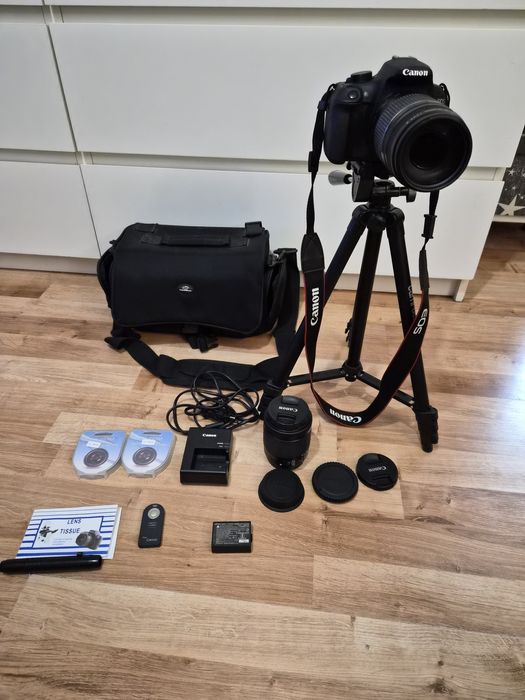 APARAT CANON EOS 1200D + OBIEKTYWY EFS 18-55MM + EF 75-300MM + statyw