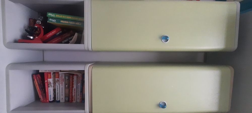 Piętrowe łóżko z biurkiem i zestawem do pokoju dziecka