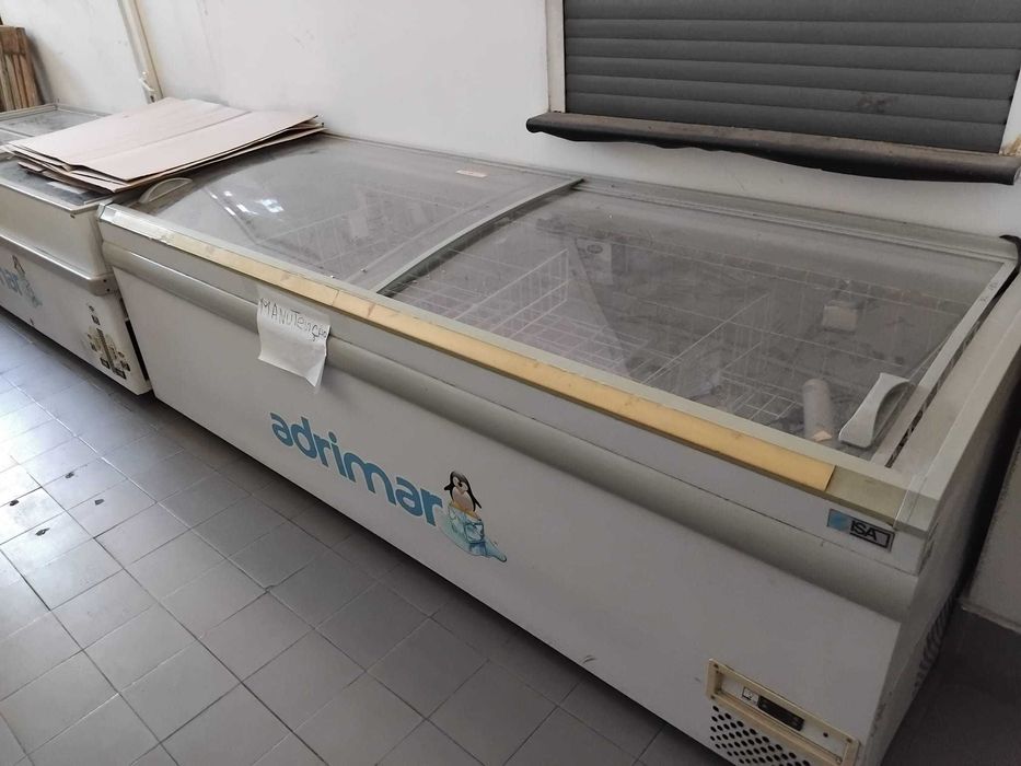 Vendo Arcas Avariadas Pequenas, Medias e Grandes