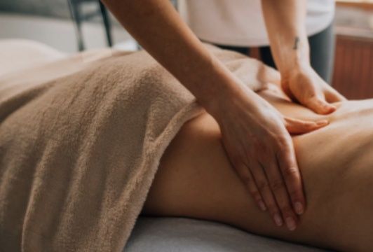 Massagem relaxante /descontracturantes-acupuntura-reiki-massagem sport