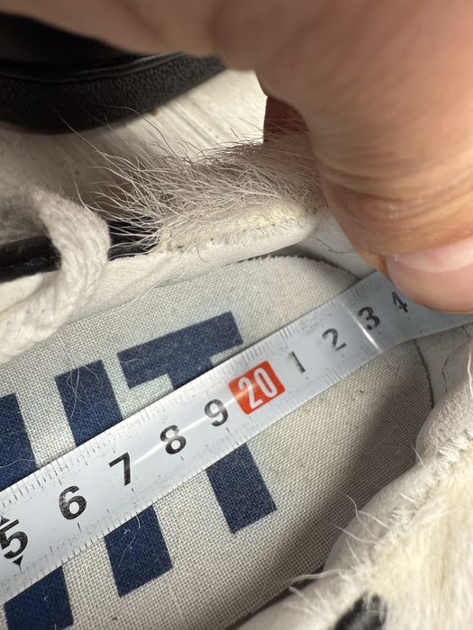 Модные женские кожаные кроссовки rov с отделкой из меха