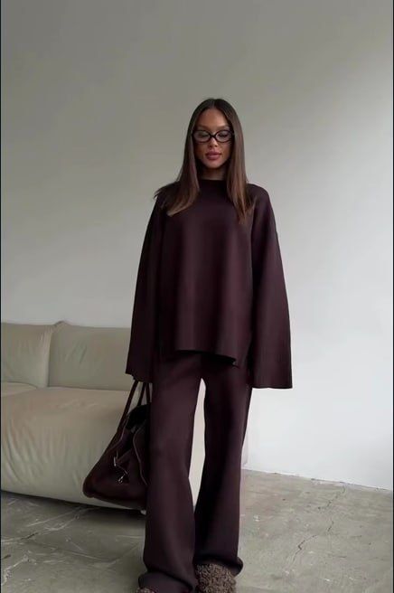 Жіночий ангоровий костюм