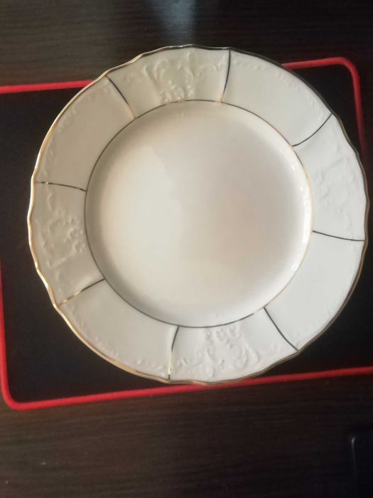 Набір тарілок Bernadotte від Thun H&R (27 см та 19 см)