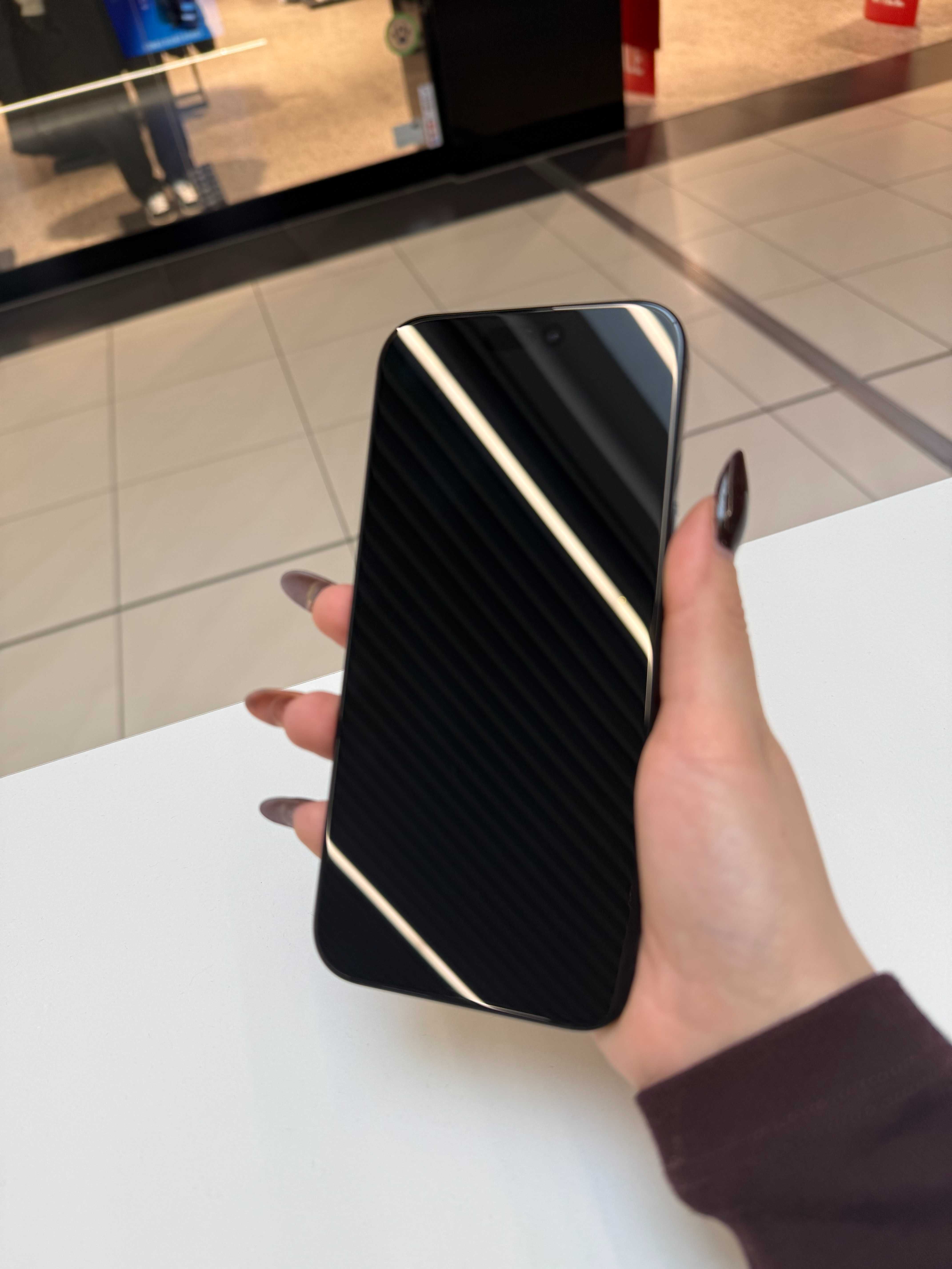 iPhone 16 Pro Max 256 GB Black Titanium – jak nowy!