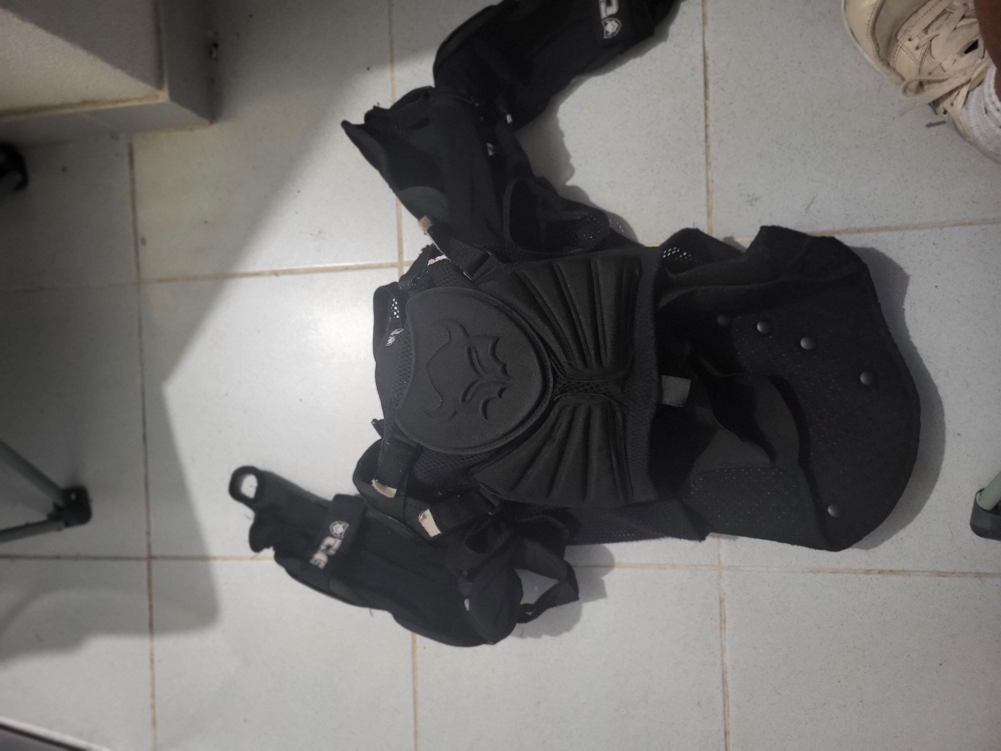 Vendo colete de proteção Thor,Ideal para Downhill, Motocross, Enduro