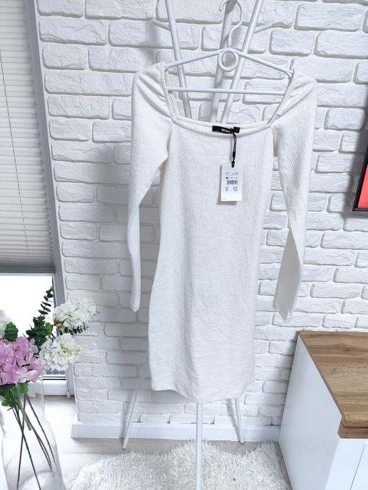 Kremowa sukienka Gina Tricot rozmiar XS