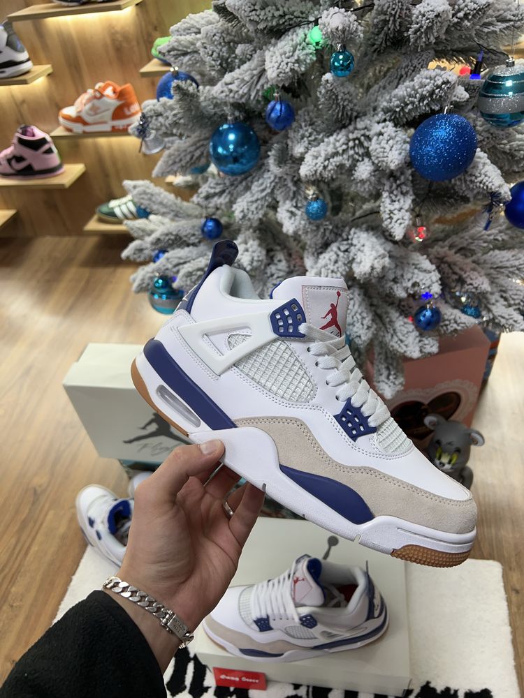 Кросівки Nike Air Jordan 4 SB Blue / White