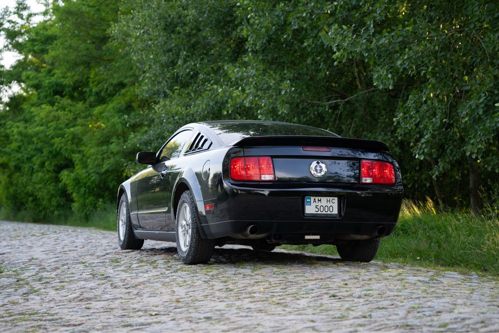 Продам Ford Mustang 4.0