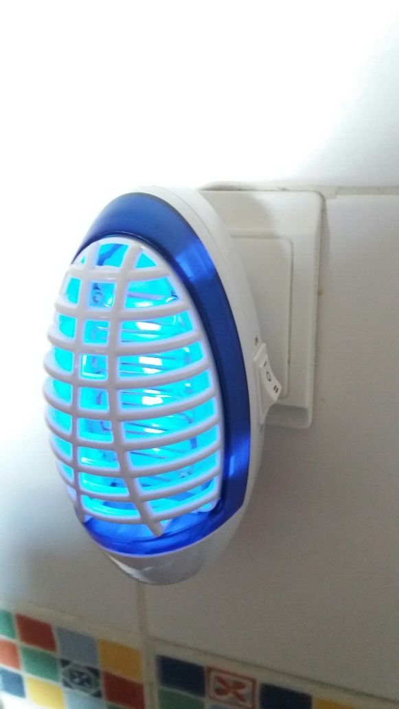 Mata moscas eléctrico