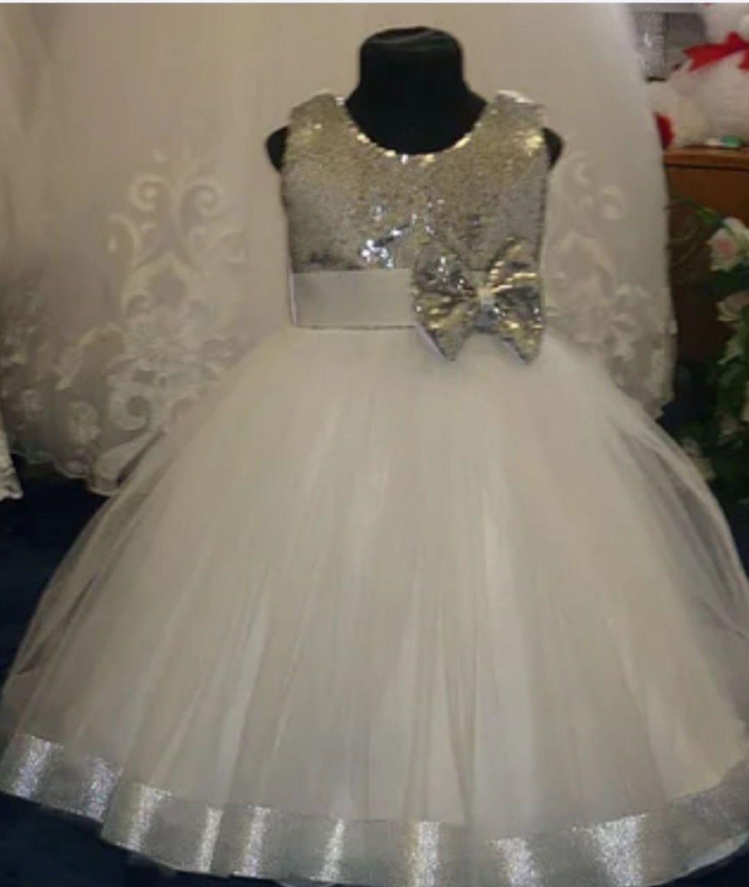 Платье белое на 5 лет