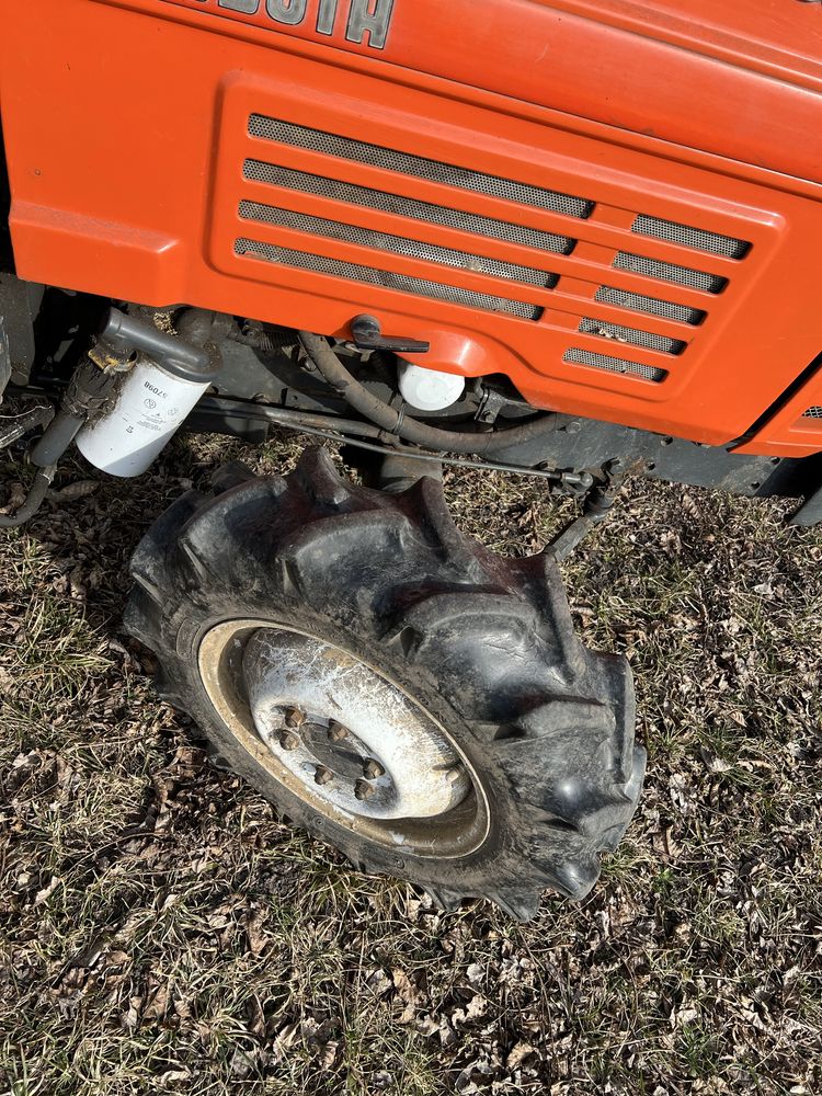 Kubota L-215 ,кубота