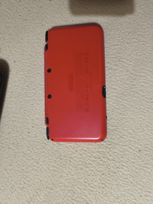 Nintendo 2DS XL  Pokémon Edition usada em bom estado + acessórios