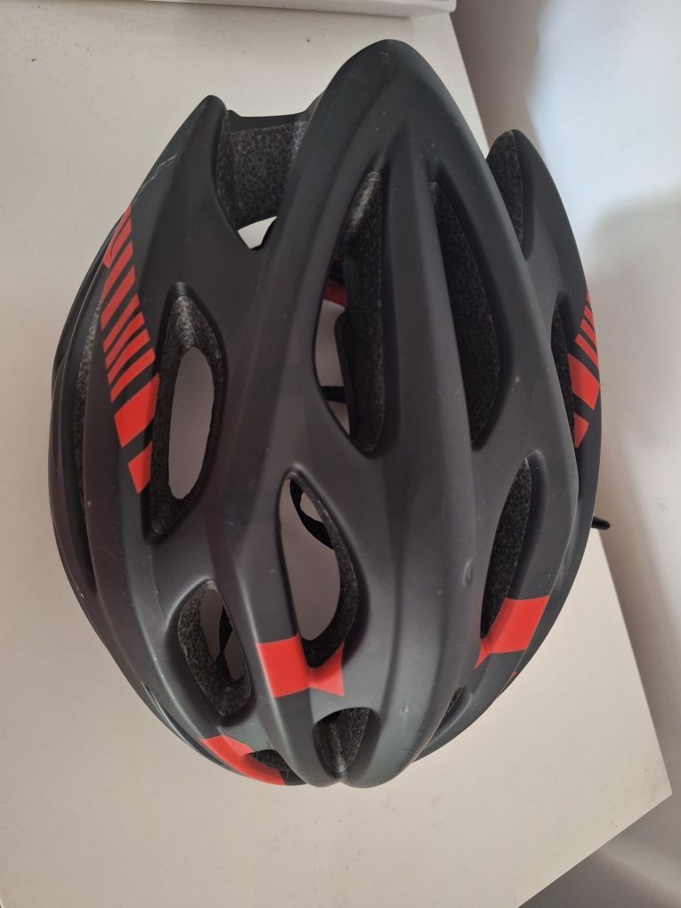 Kask rowerowy czarno-czerwony