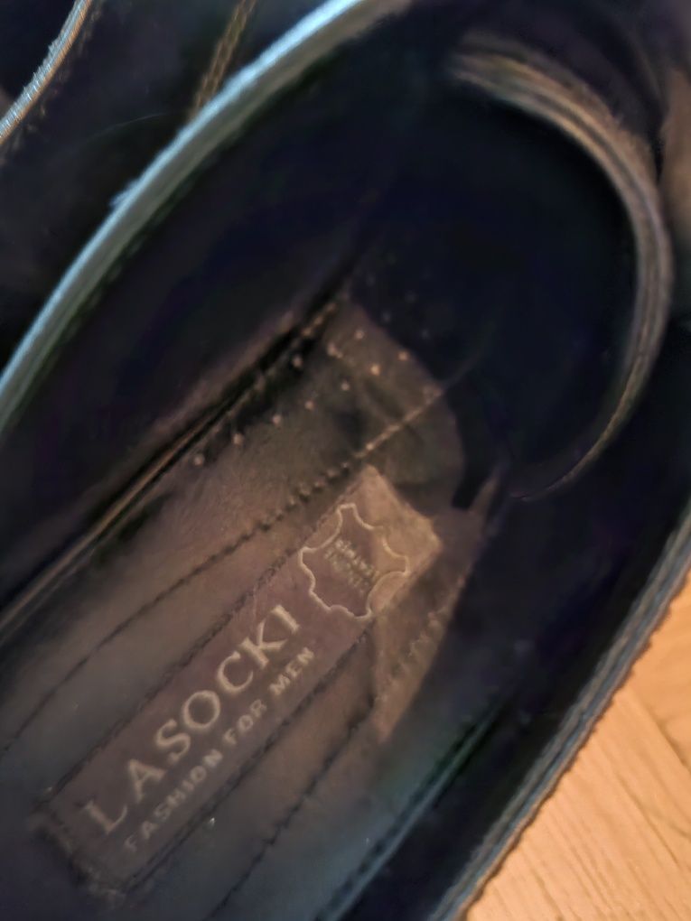 Buty eleganckie czarne Lasocki