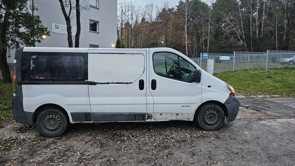 Renault Trafic 1.9 DCI 9 osobowy long