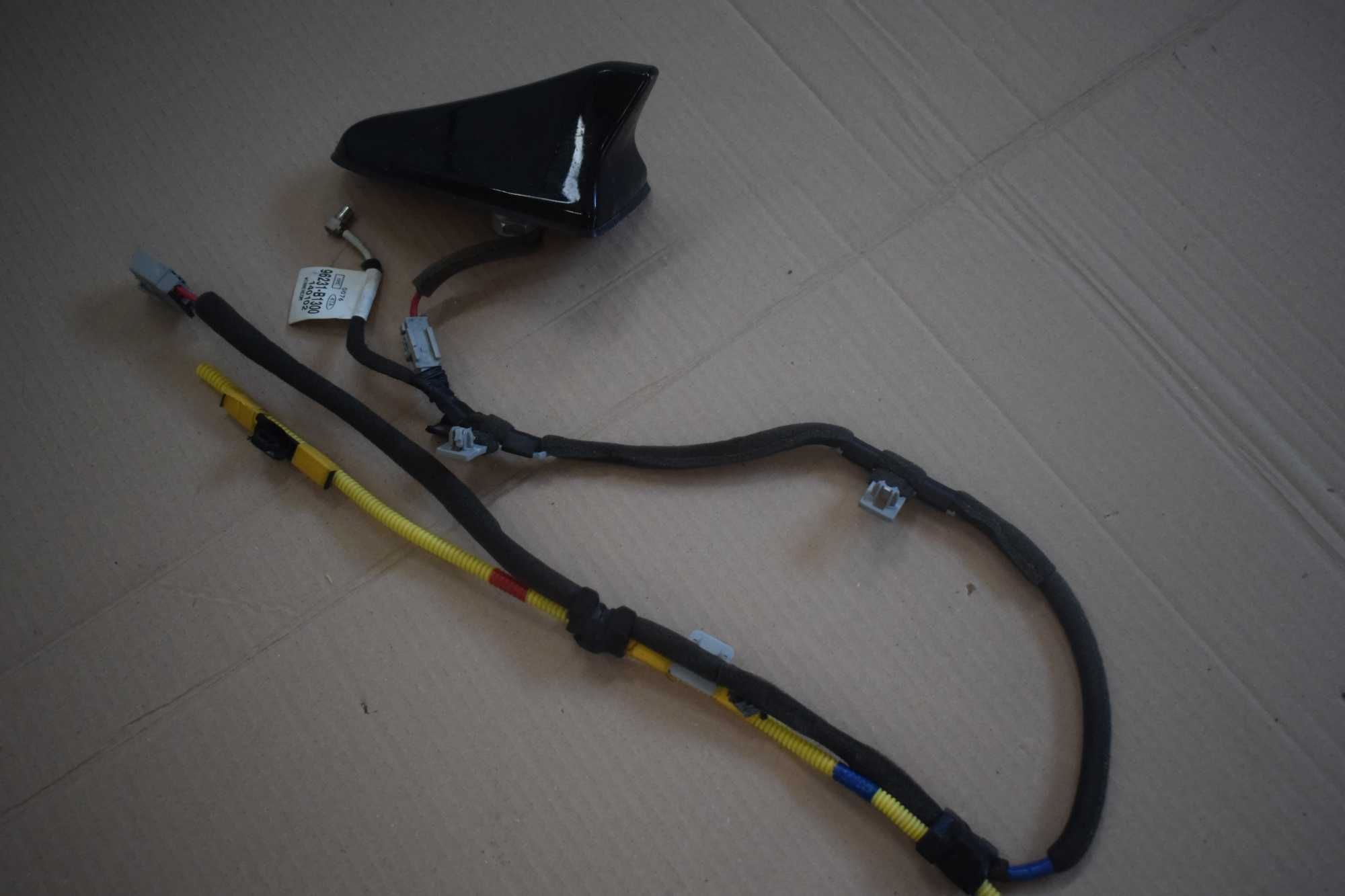antena dachowa gps HYUNDAI GENESIS 3.8 V8 15R.SEDAN.YB 96210-B1210