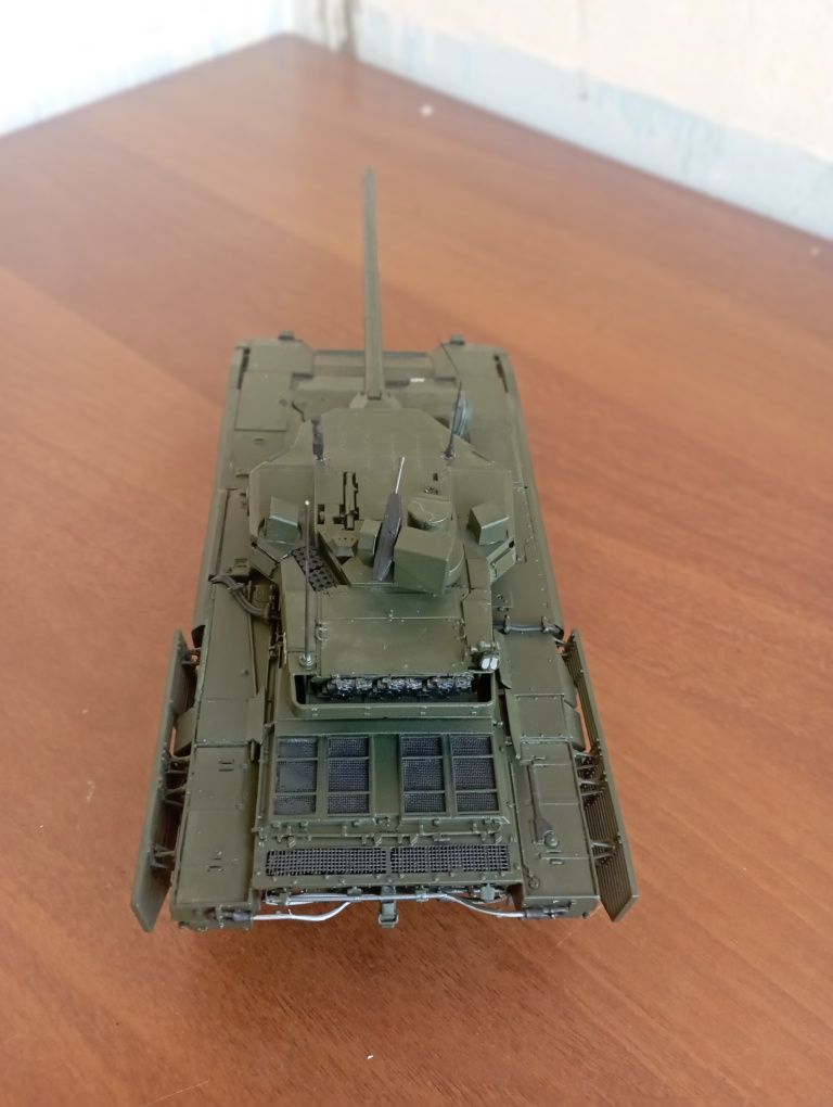 Продам модель танка