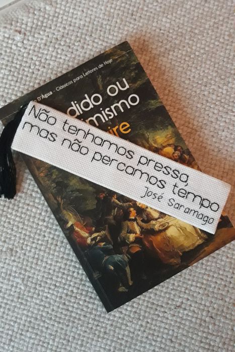 Marcadores de livros em ponto cruz