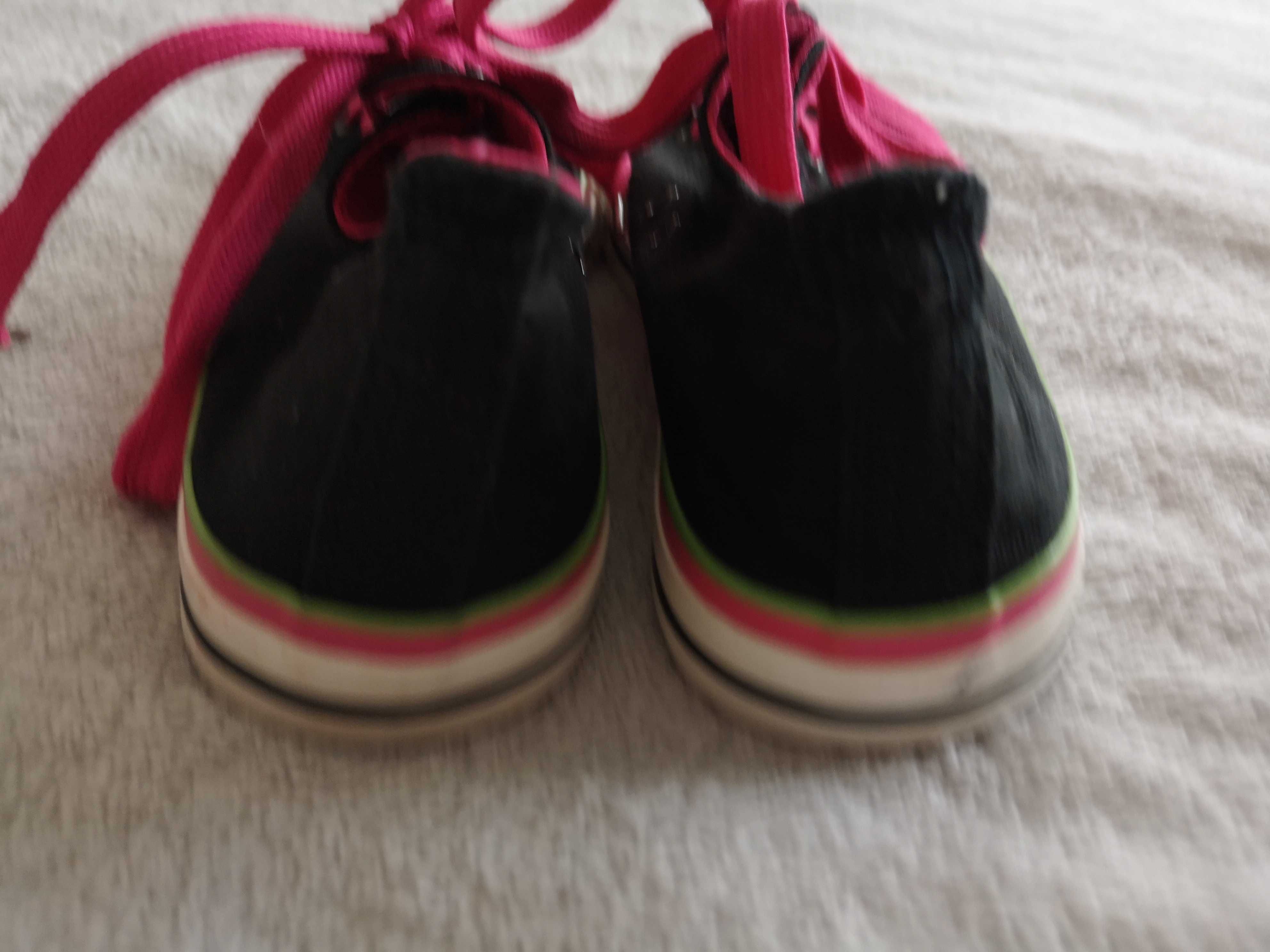 Czarne kolorowe buty sportowe trampki 39