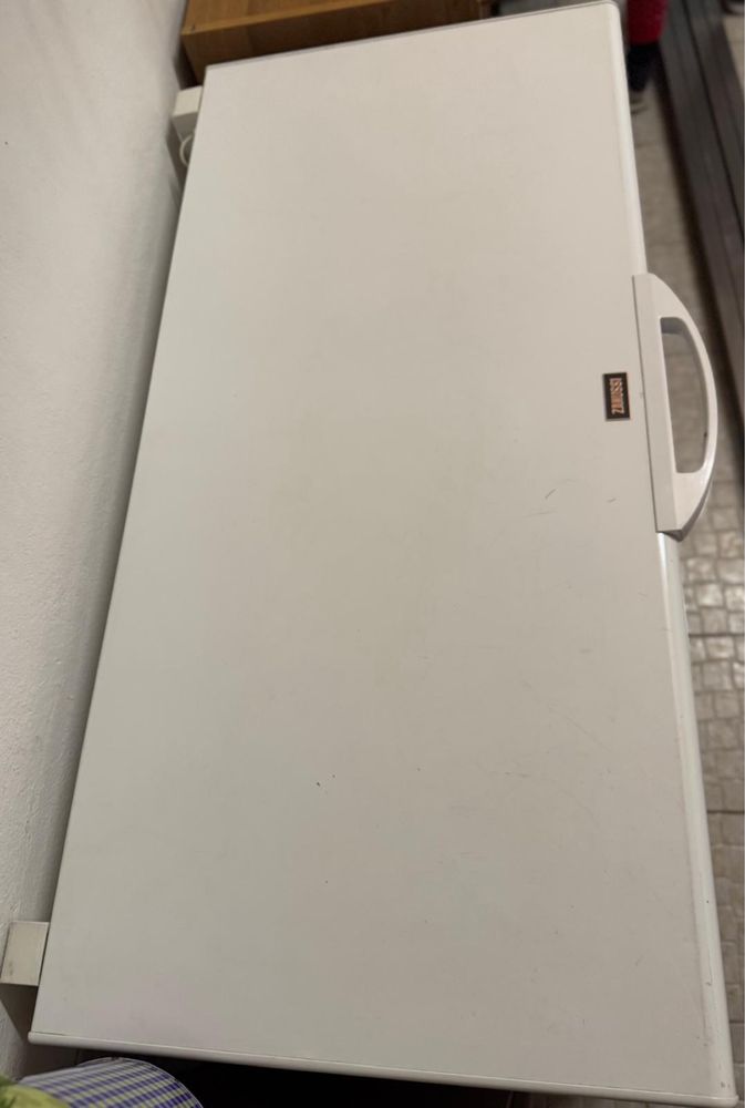 Arca Congeladora Zanussi  400L