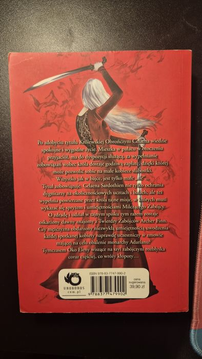 Książka korona w mroku