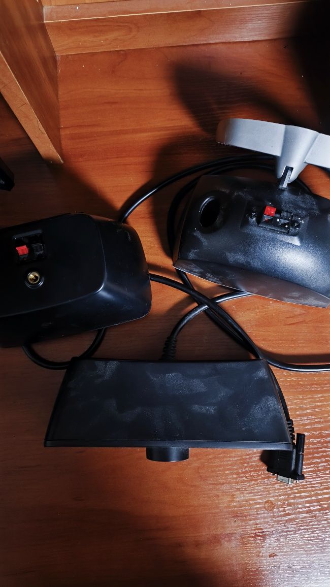 Акустична система Logitech 5.1 Z906 без сабвуфера (опис)