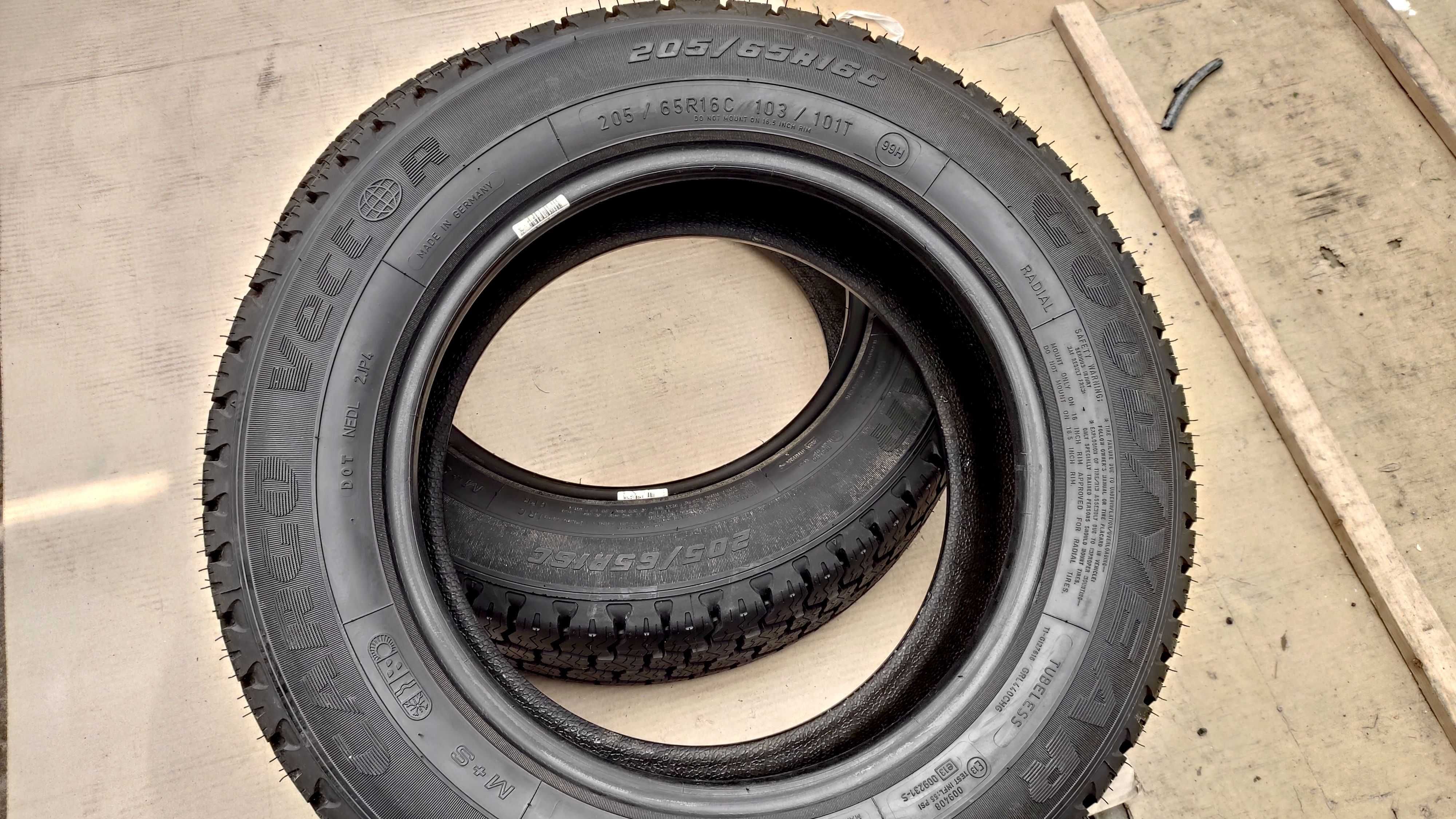 шини 205/65R16C. Goodyear. Opel Vivaro,Renault Trafic. 5*118,6 . с