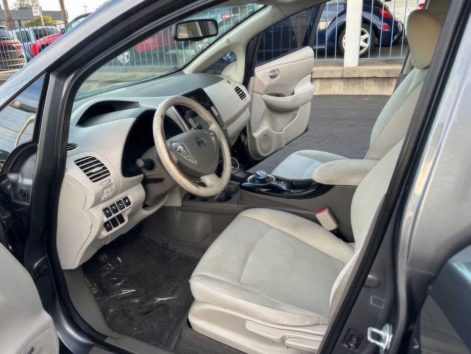 Nissan LEAF SL      2014