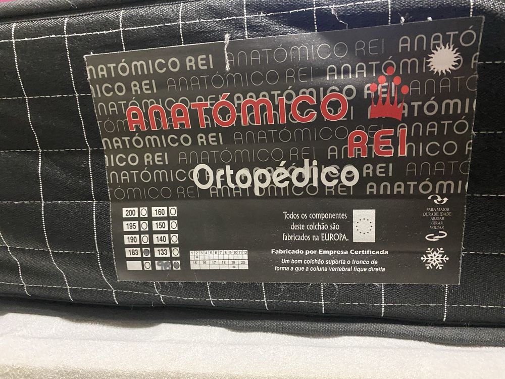 Vendo Cama de solteiro com colchão - Ótimo Estado