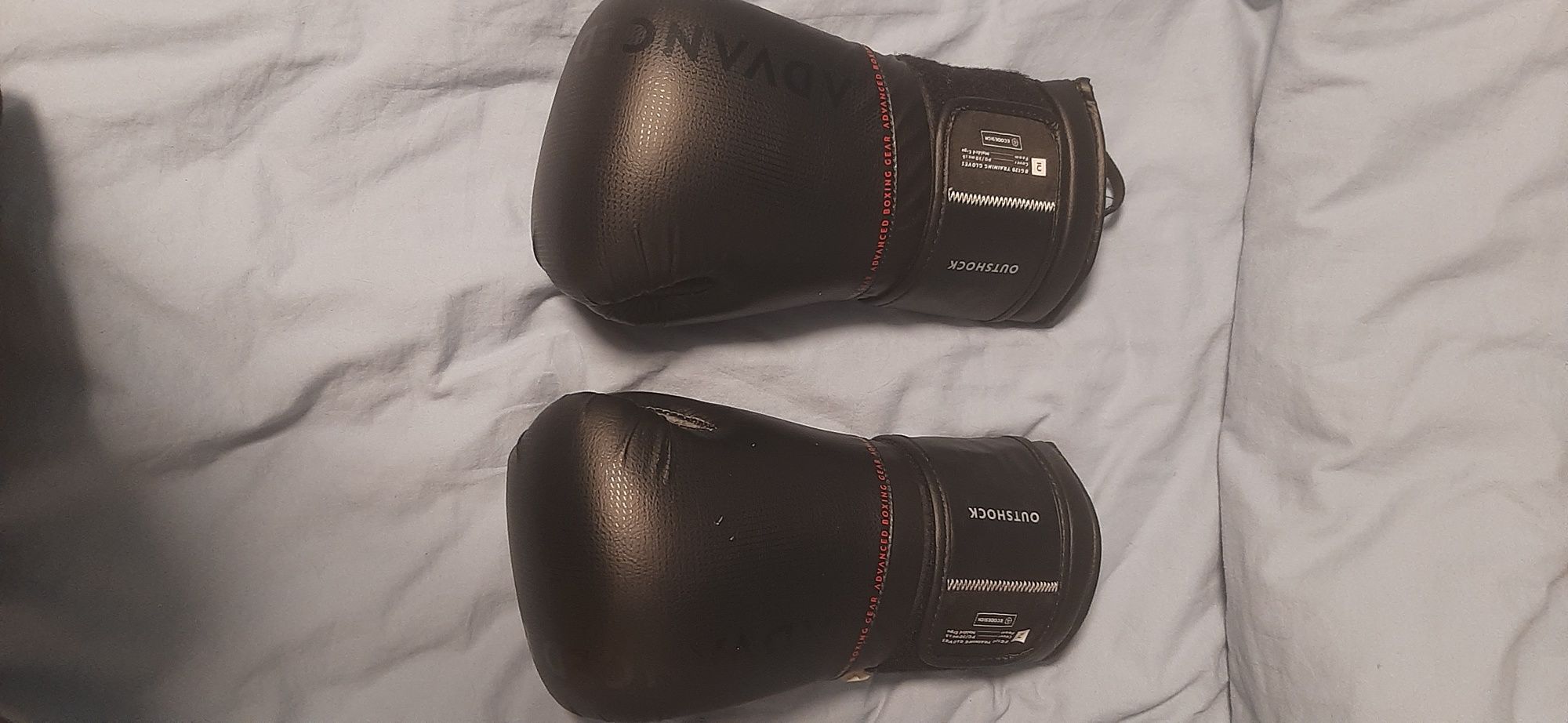 Luvas e caneleira de kickboxing