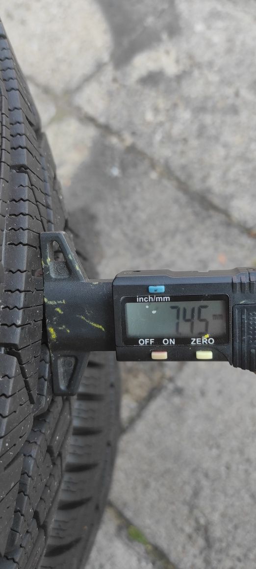 68 Opony Zimowe MICHELIN 235/50/17 Bardzo Ładne