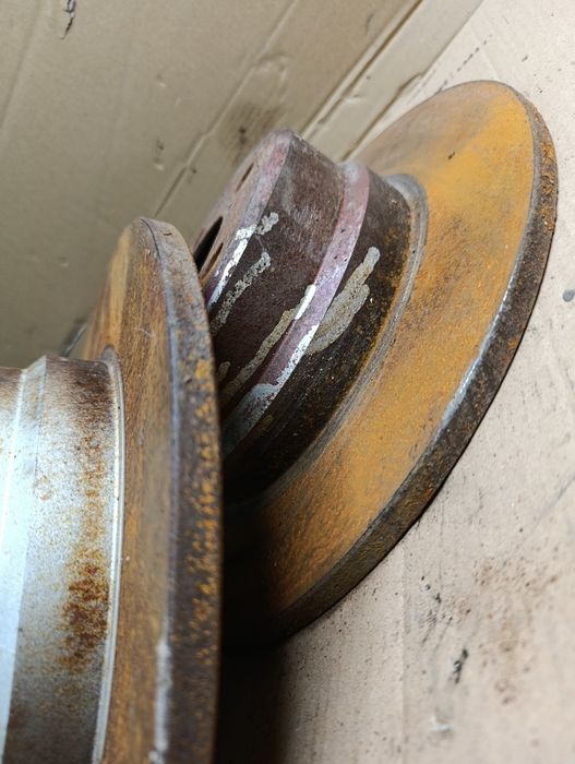 BMW X5 E53 lift m57d30 218 km - tarcze hamulcowe tył