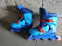 Par de patins de 4 rodas em linha Avengers
