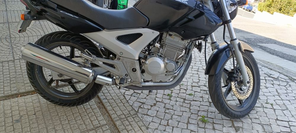 Moto Honda CBF 250.   Ano 2010