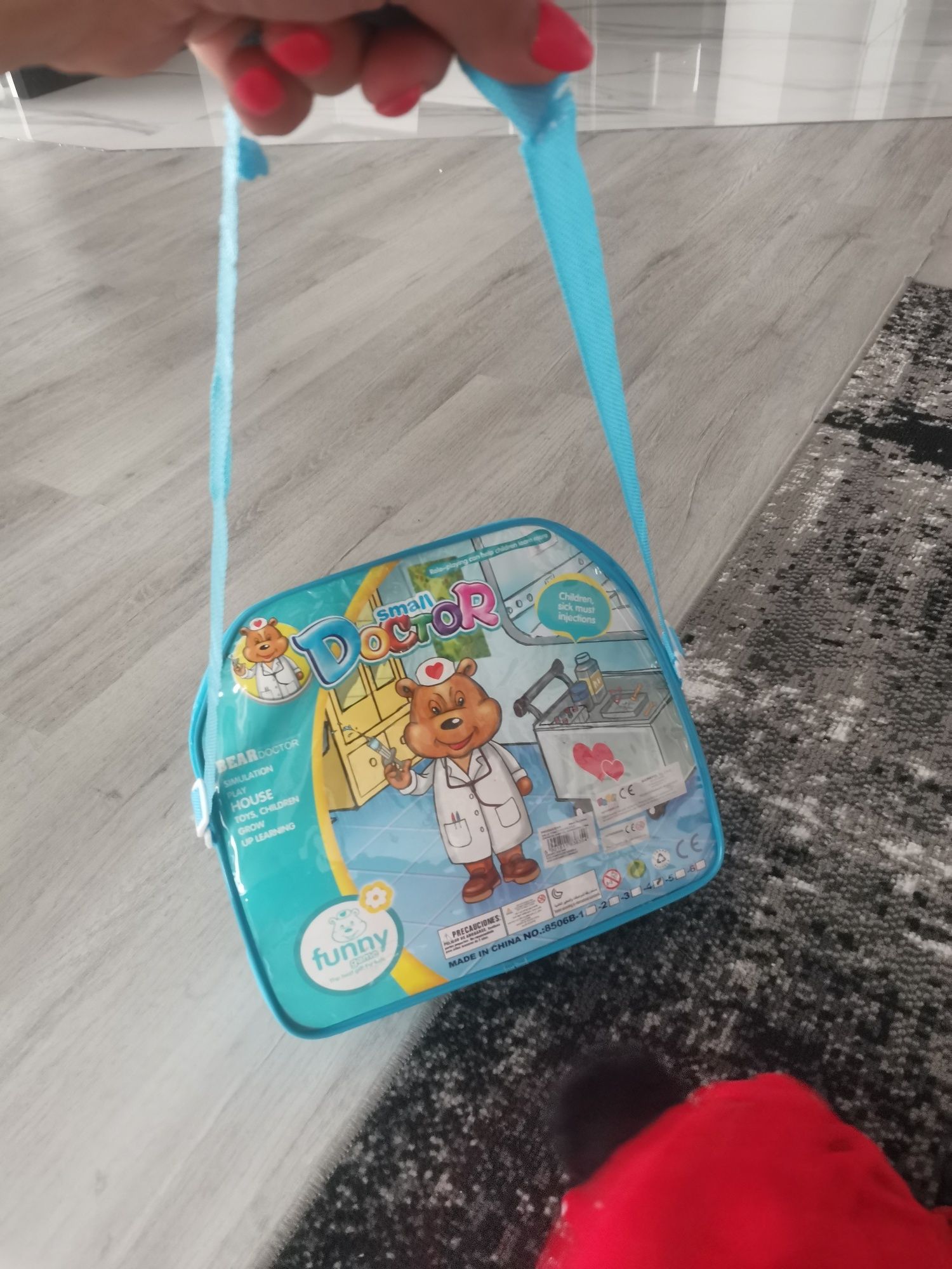 Zestaw torebek i plecak dla dziewczynki