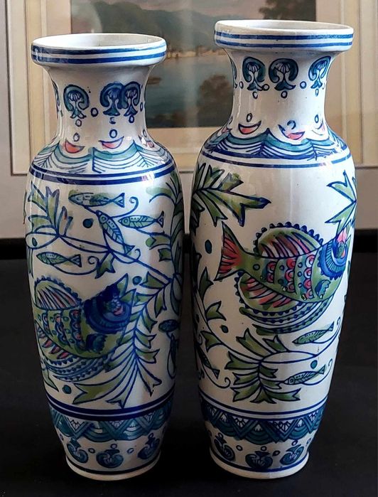 Dwa chiński wazony z motywem ryb. 19cm.
