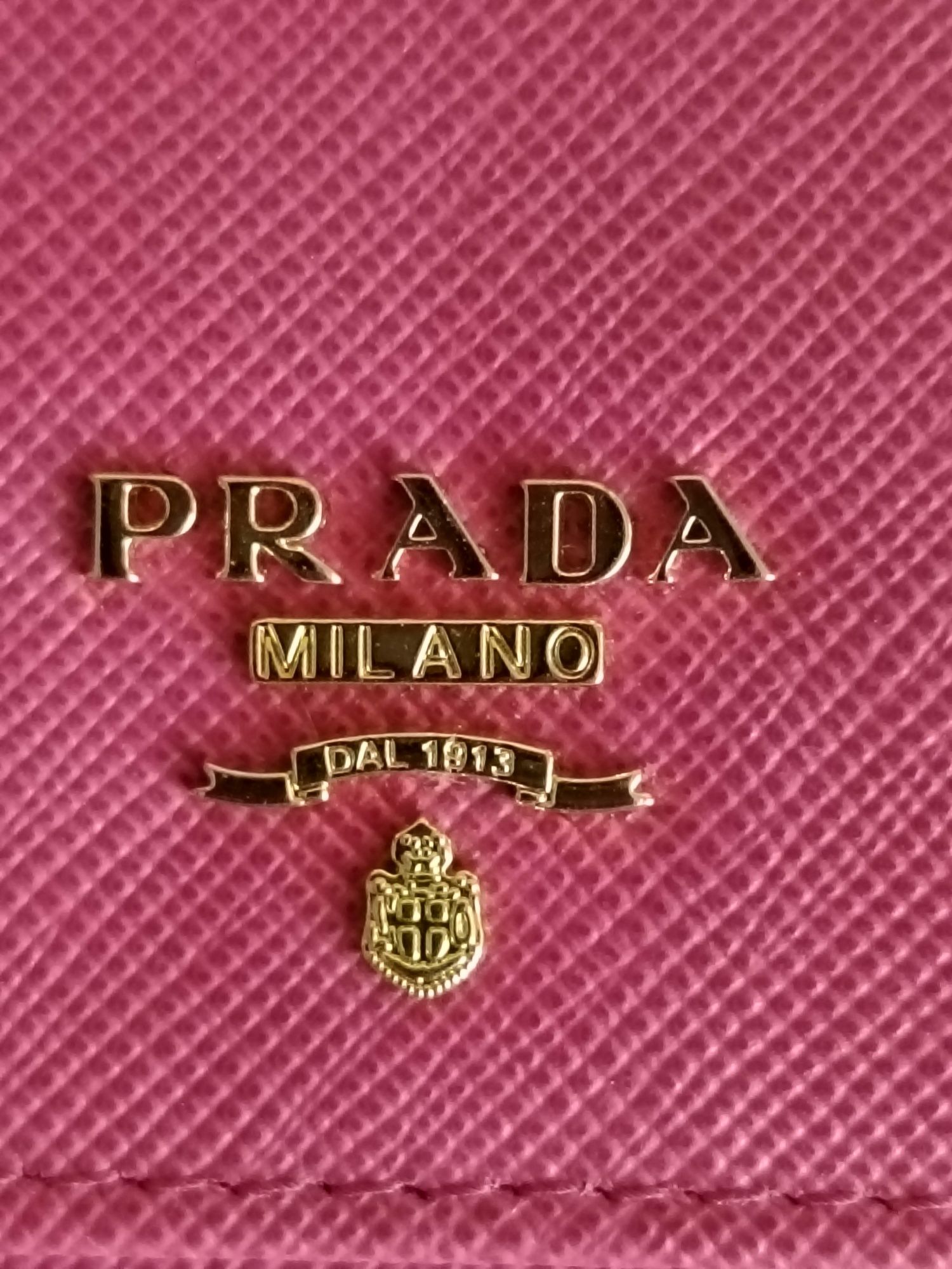 Prada - porta cartões de crédito
