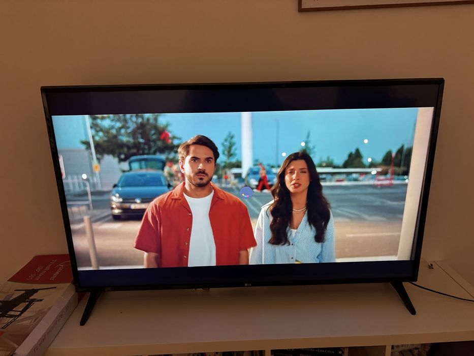 TV LG Smart TV 49” + Suporte de Parede – 200€